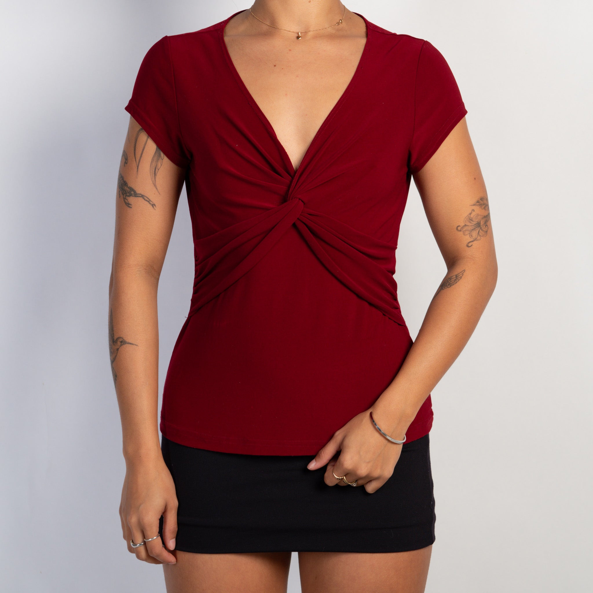 DEEP RED KNOT FRONT TOP