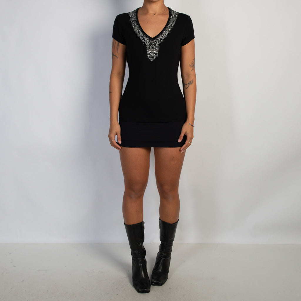BLACK EMBROIDERED TOP