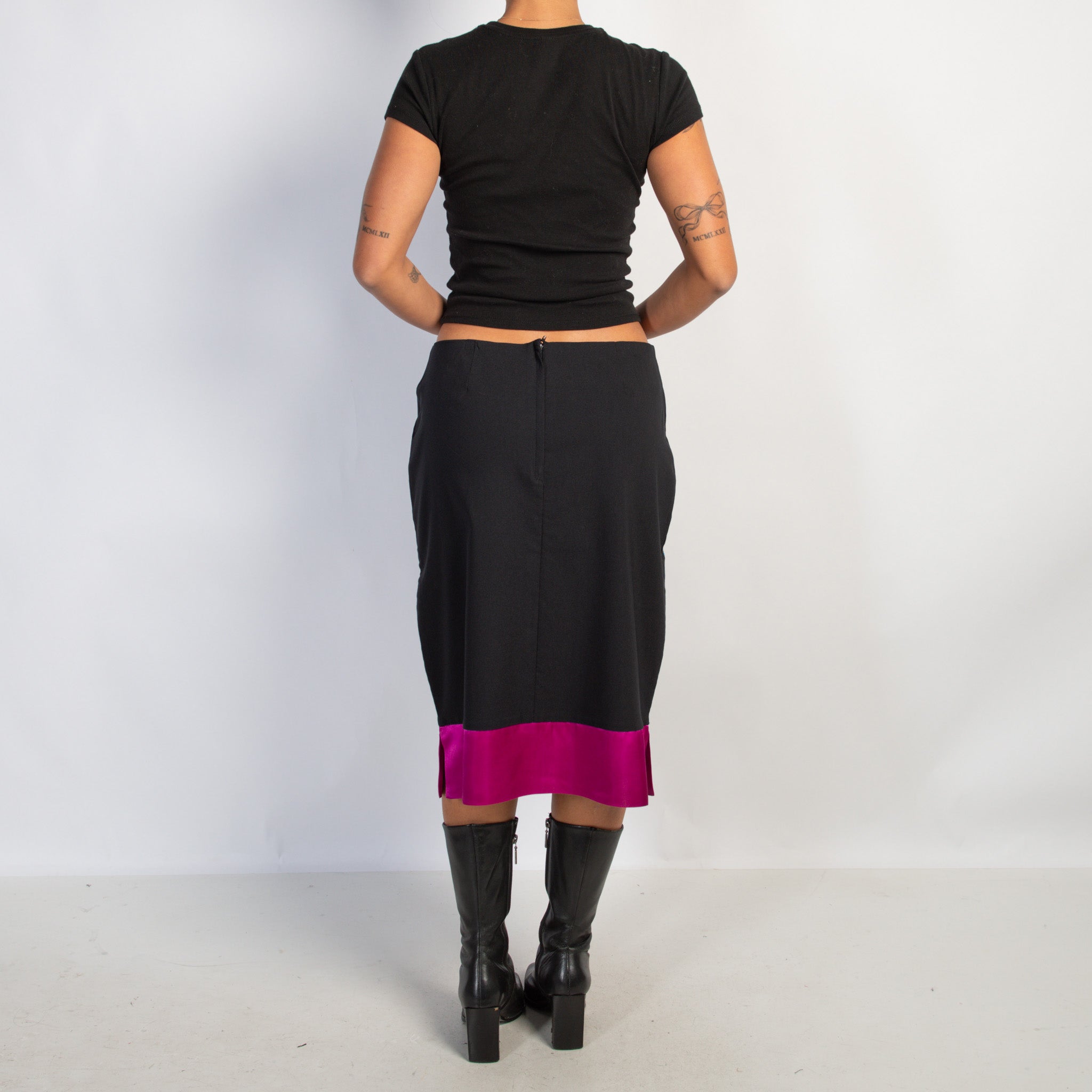 FLORAL EMBROIDERED SKIRT