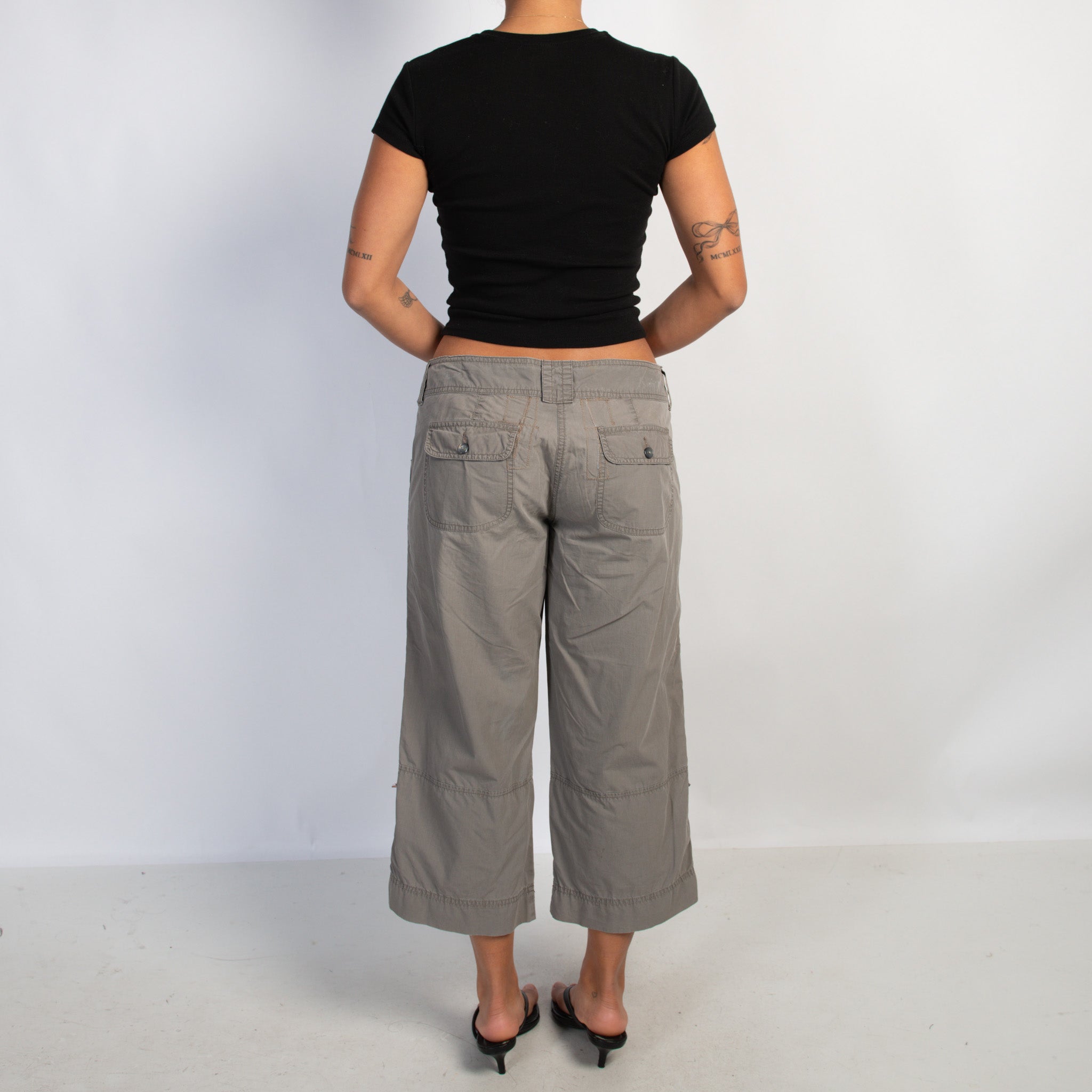 KHAKI CARGO CAPRI PANTS