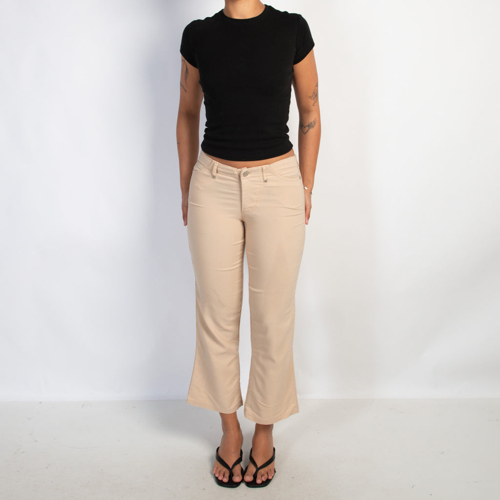 BEIGE CAPRI PANTS