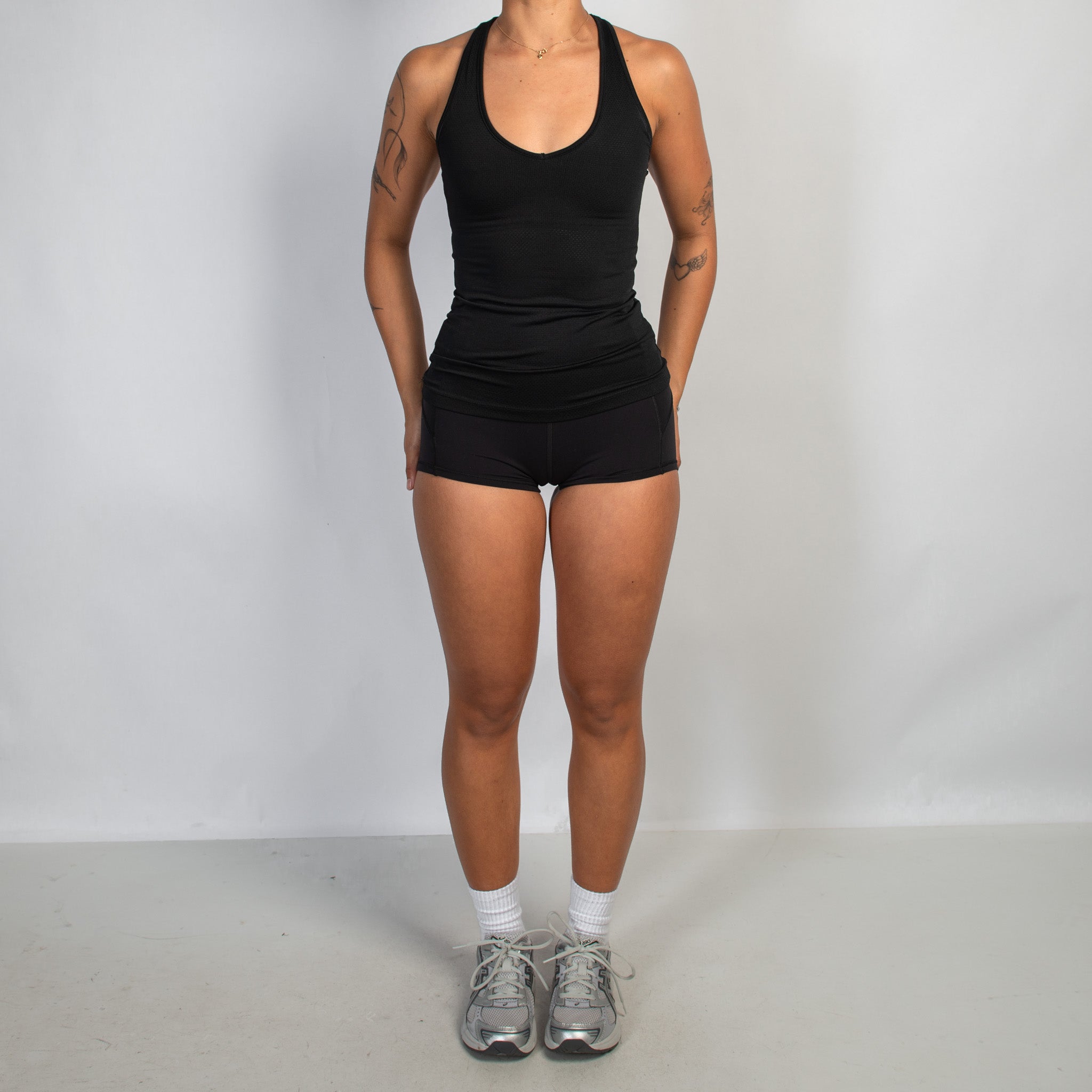 BLACK ACTIVE TANK TOP