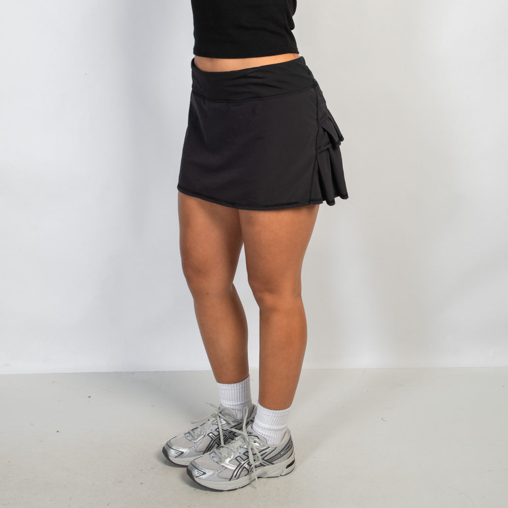 BLACK TIERED RUFFLE SKORT