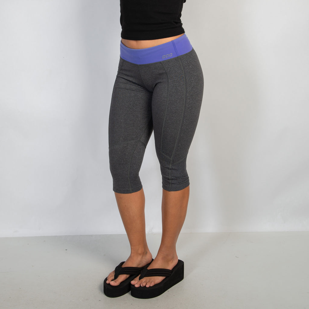 GREY 3/4 TIGHTS