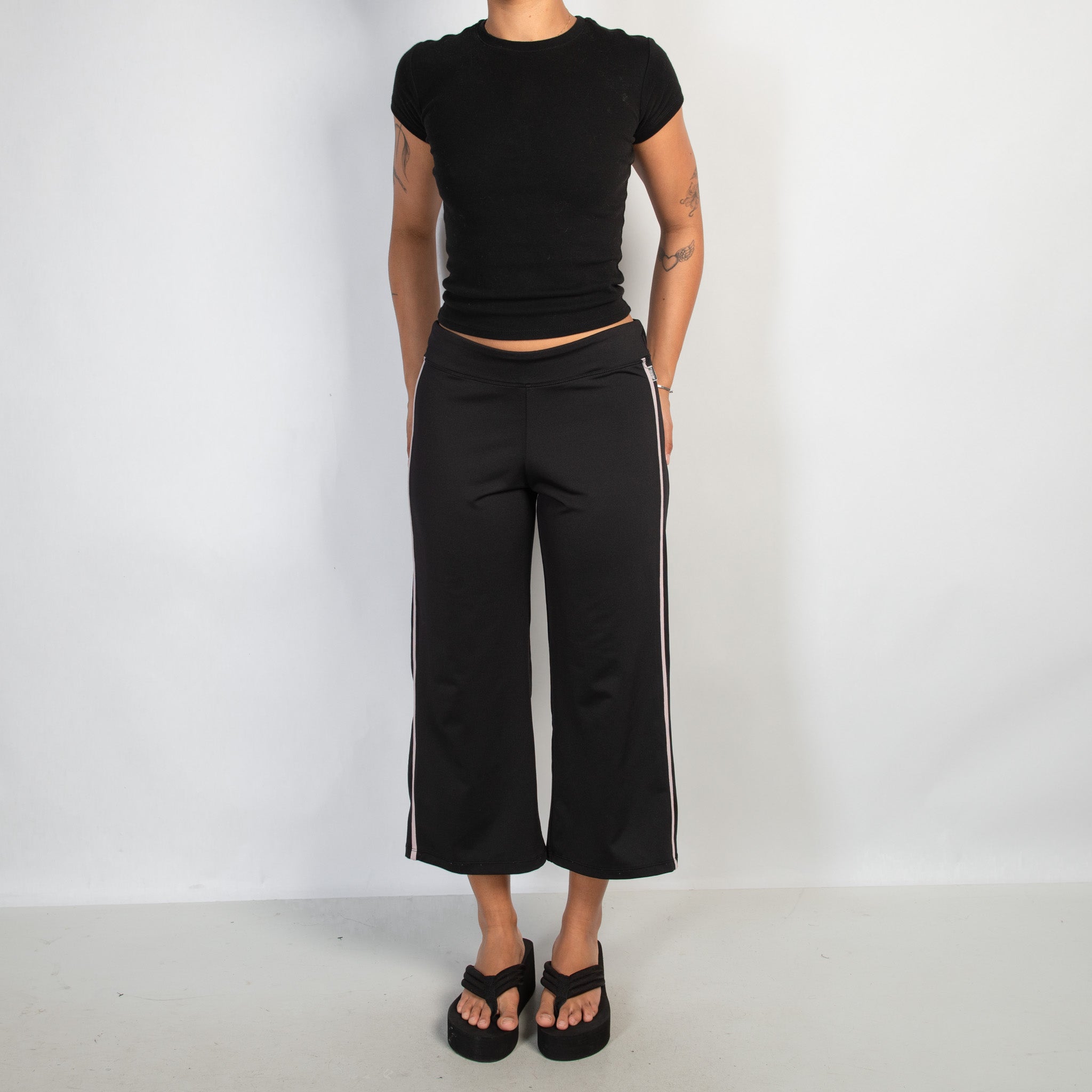 BLACK WIDE LEG CROP TIGHTS