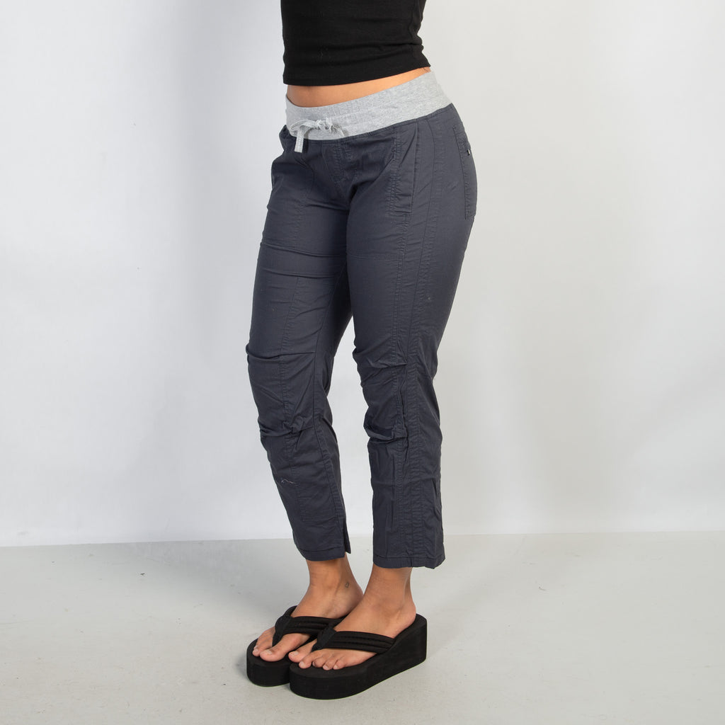 NAVY CROP CARGO PANTS