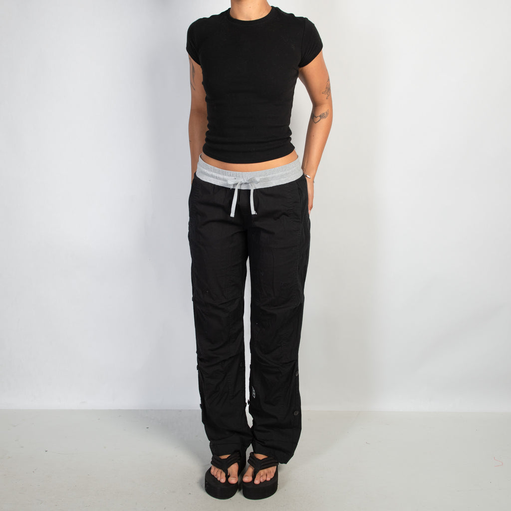 BLACK CARGO PANTS