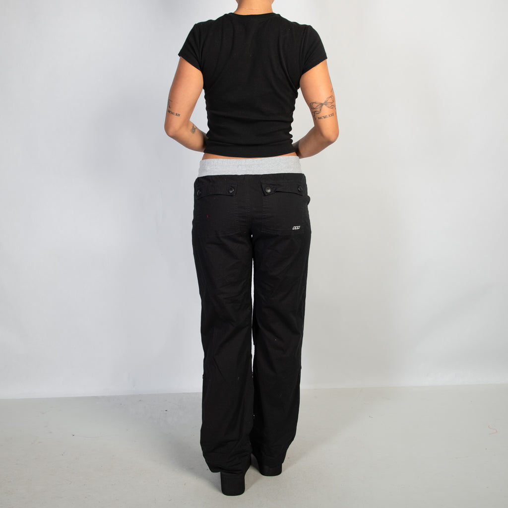 BLACK CARGO PANTS