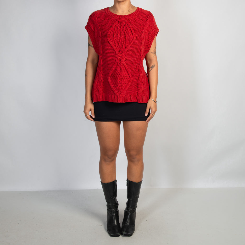 RED CABLE KNIT VEST