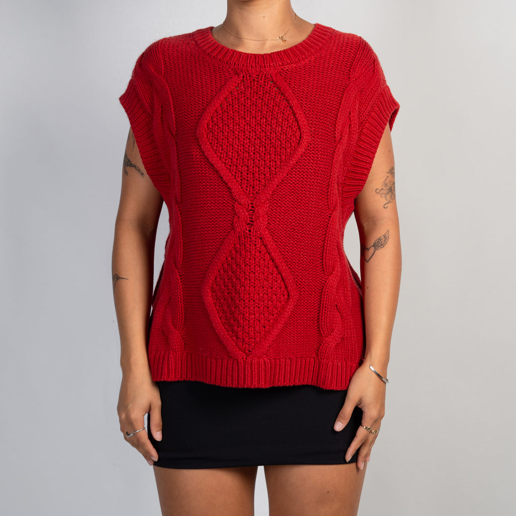 RED CABLE KNIT VEST