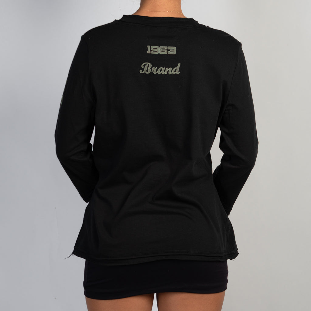 BLACK GRAPHIC HENLEY TOP
