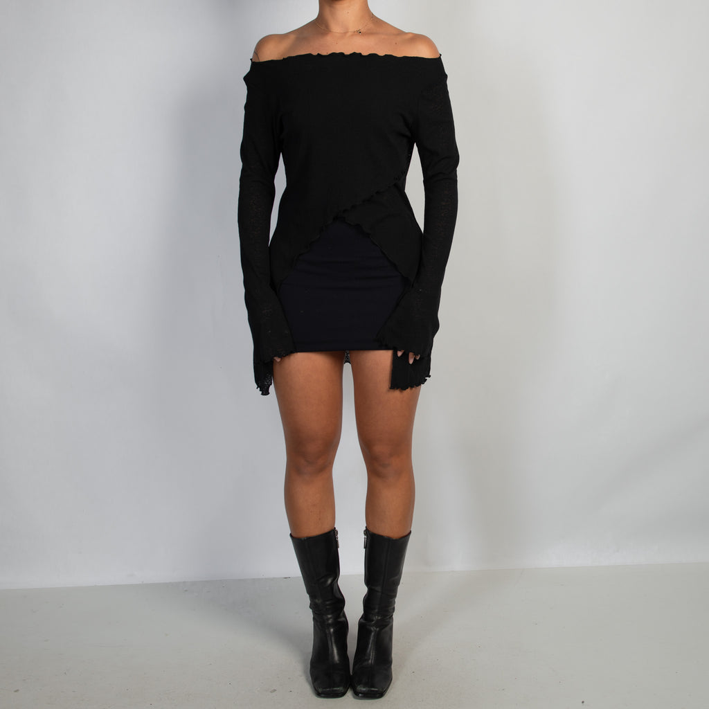 BLACK MESH LONG SLEEVE TOP
