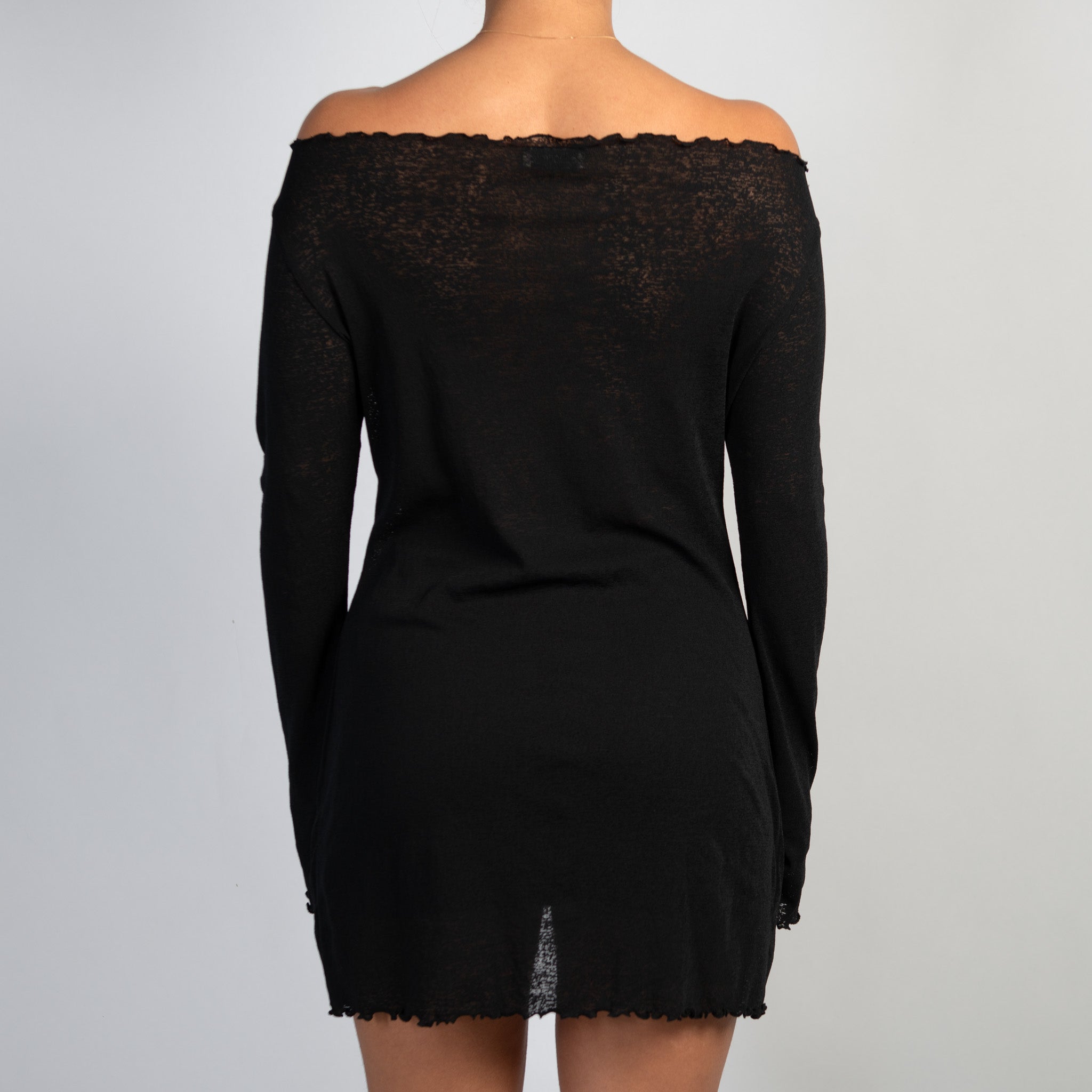 BLACK MESH LONG SLEEVE TOP
