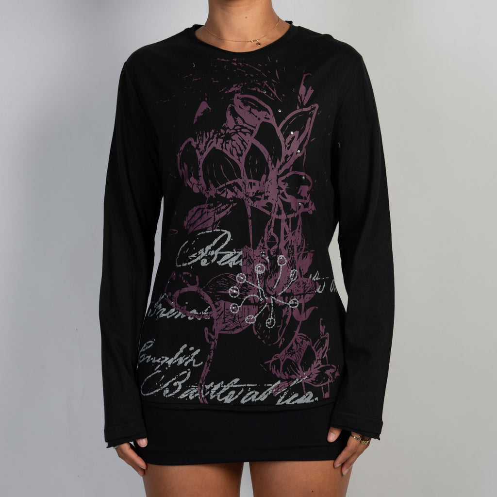 BLACK GRAPHIC TOP
