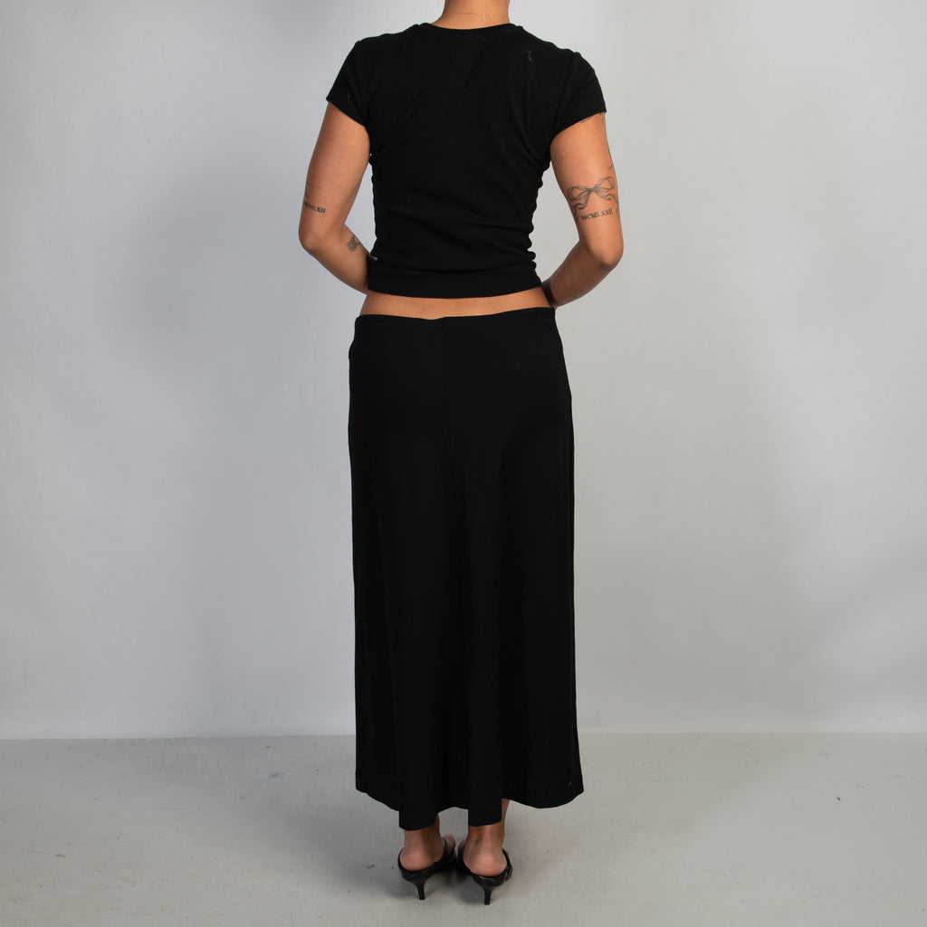 BLACK STRETCH MIDI SKIRT