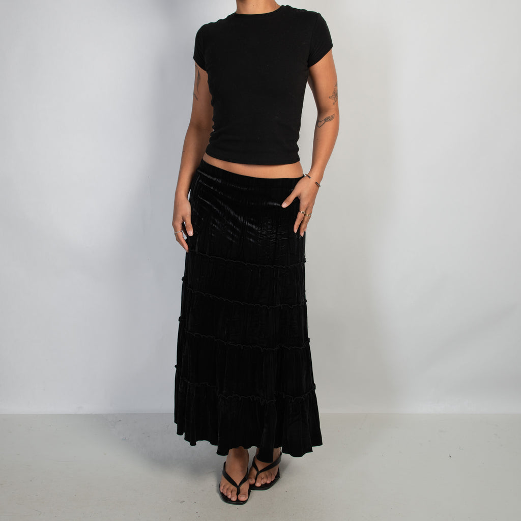 BLACK VELOUR LONGLINE SKIRT