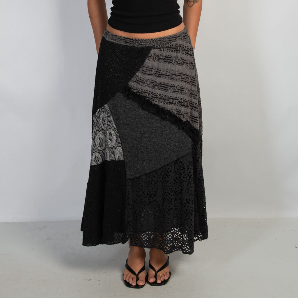 TEXTURED LONGLINE SKIRT
