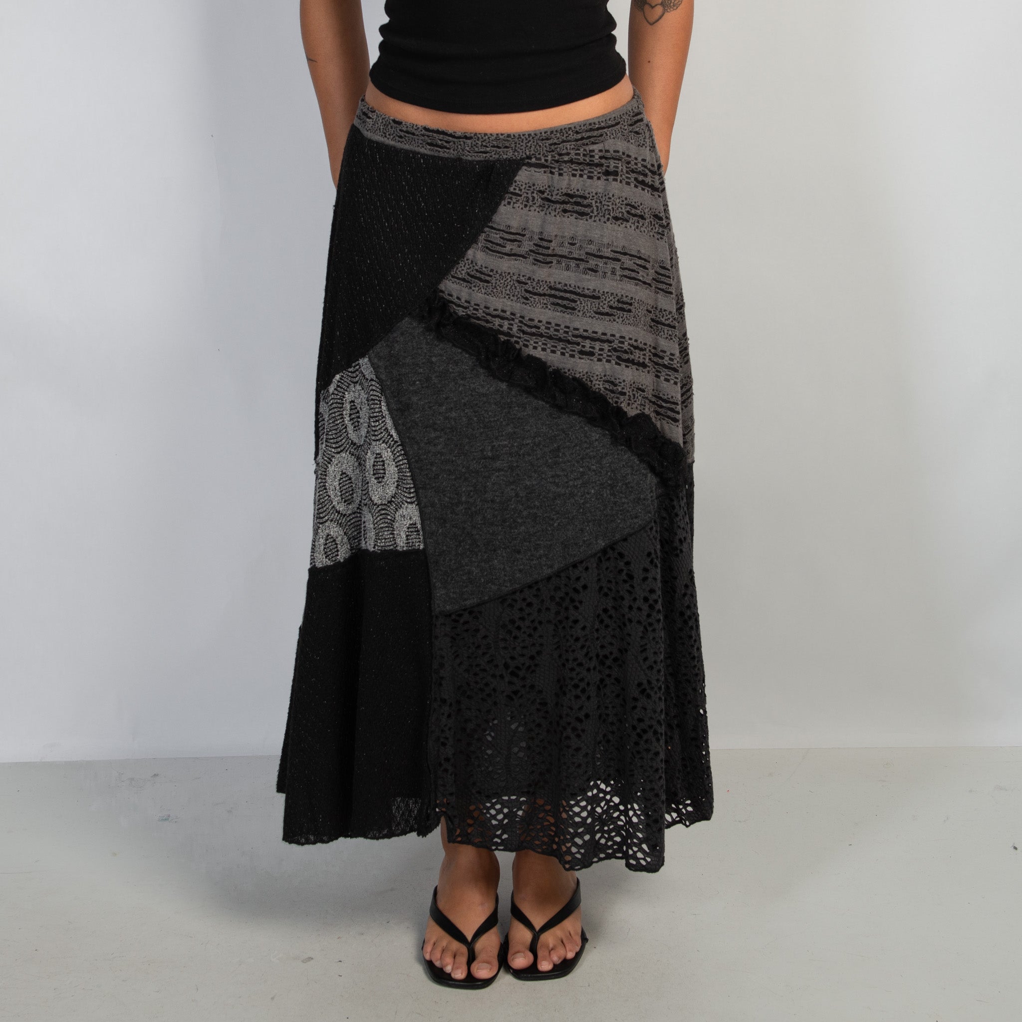TEXTURED LONGLINE SKIRT