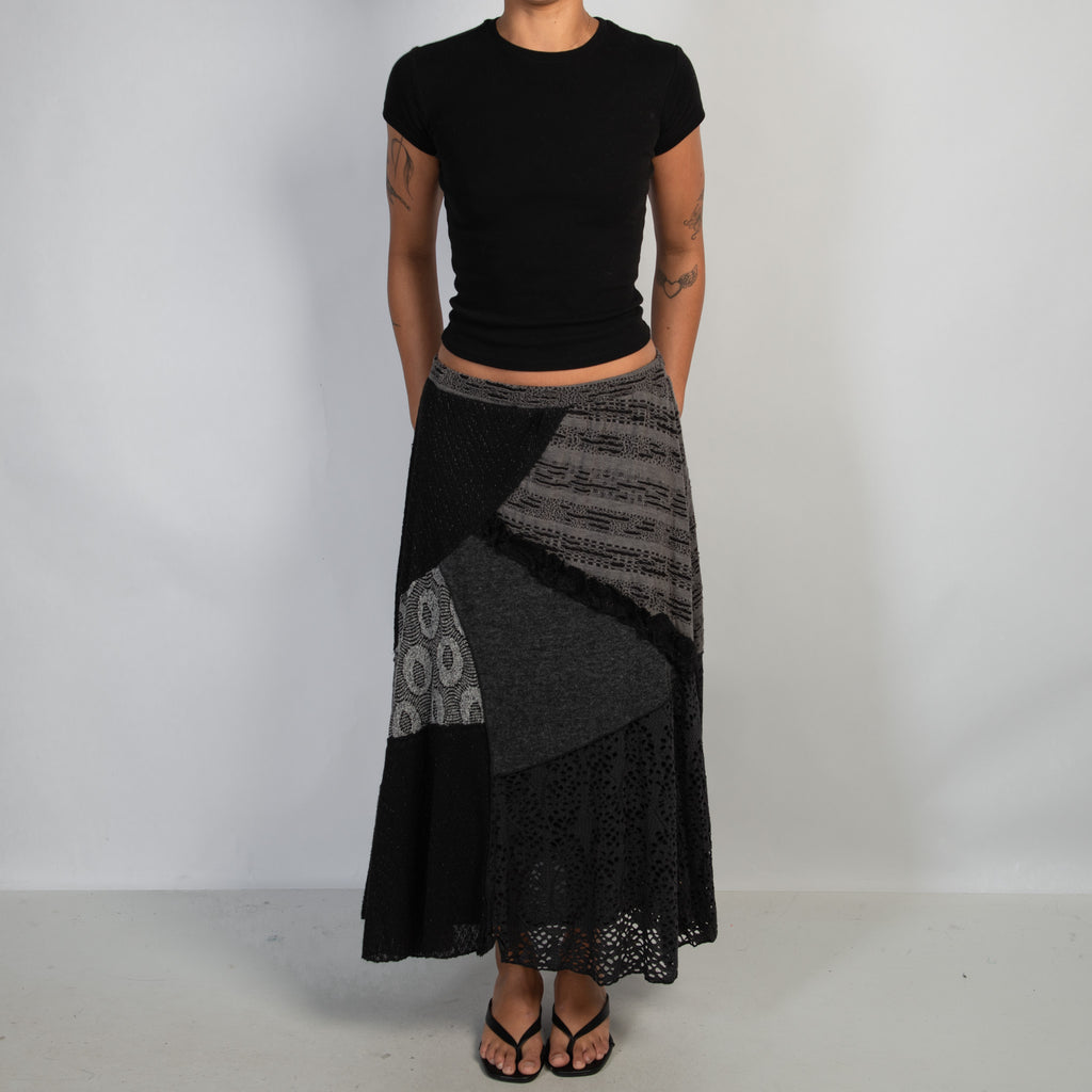 TEXTURED LONGLINE SKIRT