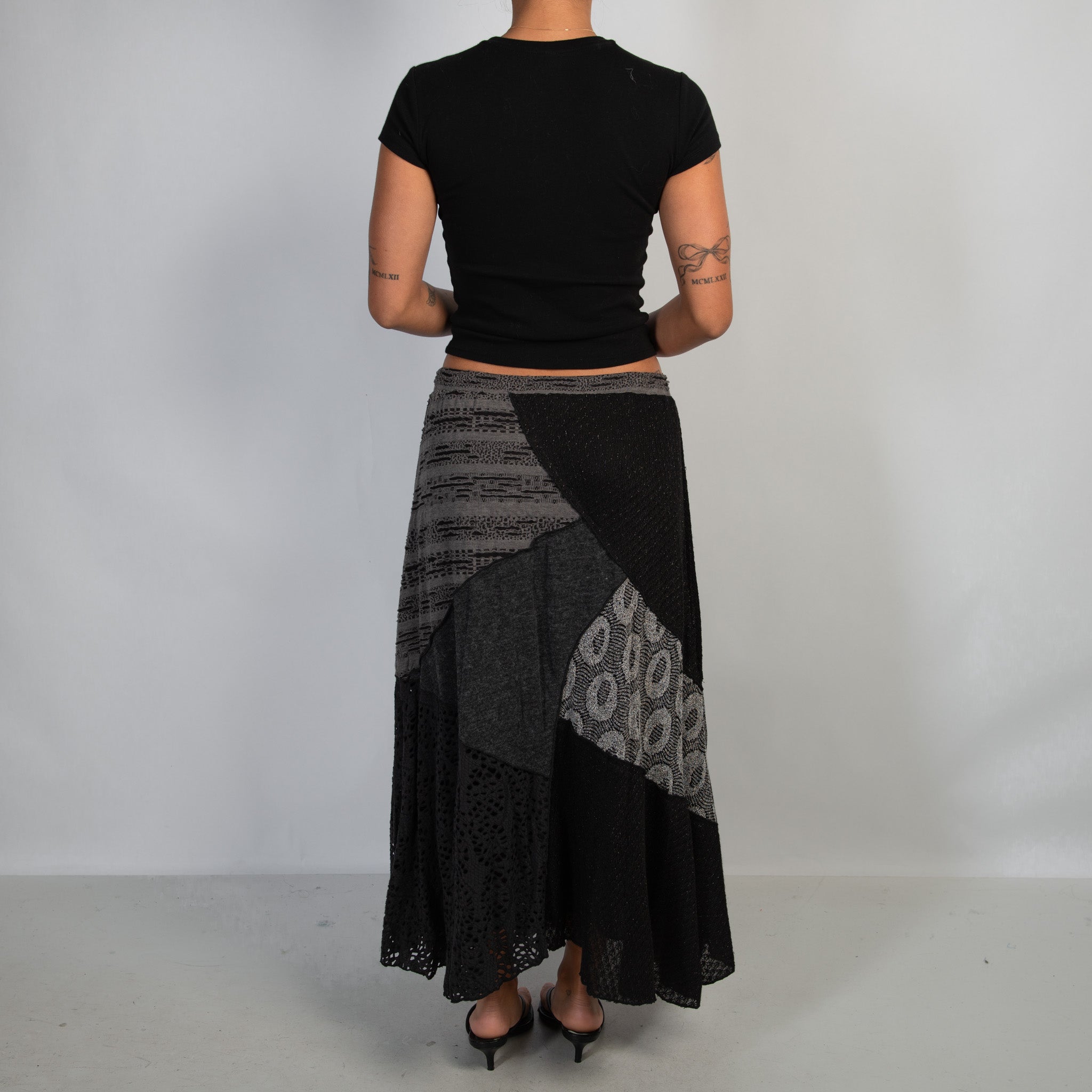 TEXTURED LONGLINE SKIRT