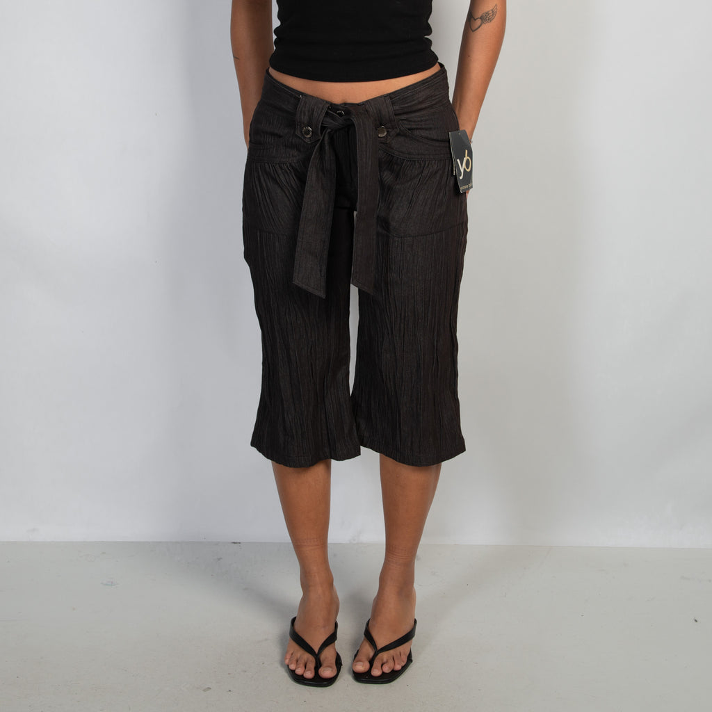 BROWN TEXTURED CROP PANTS