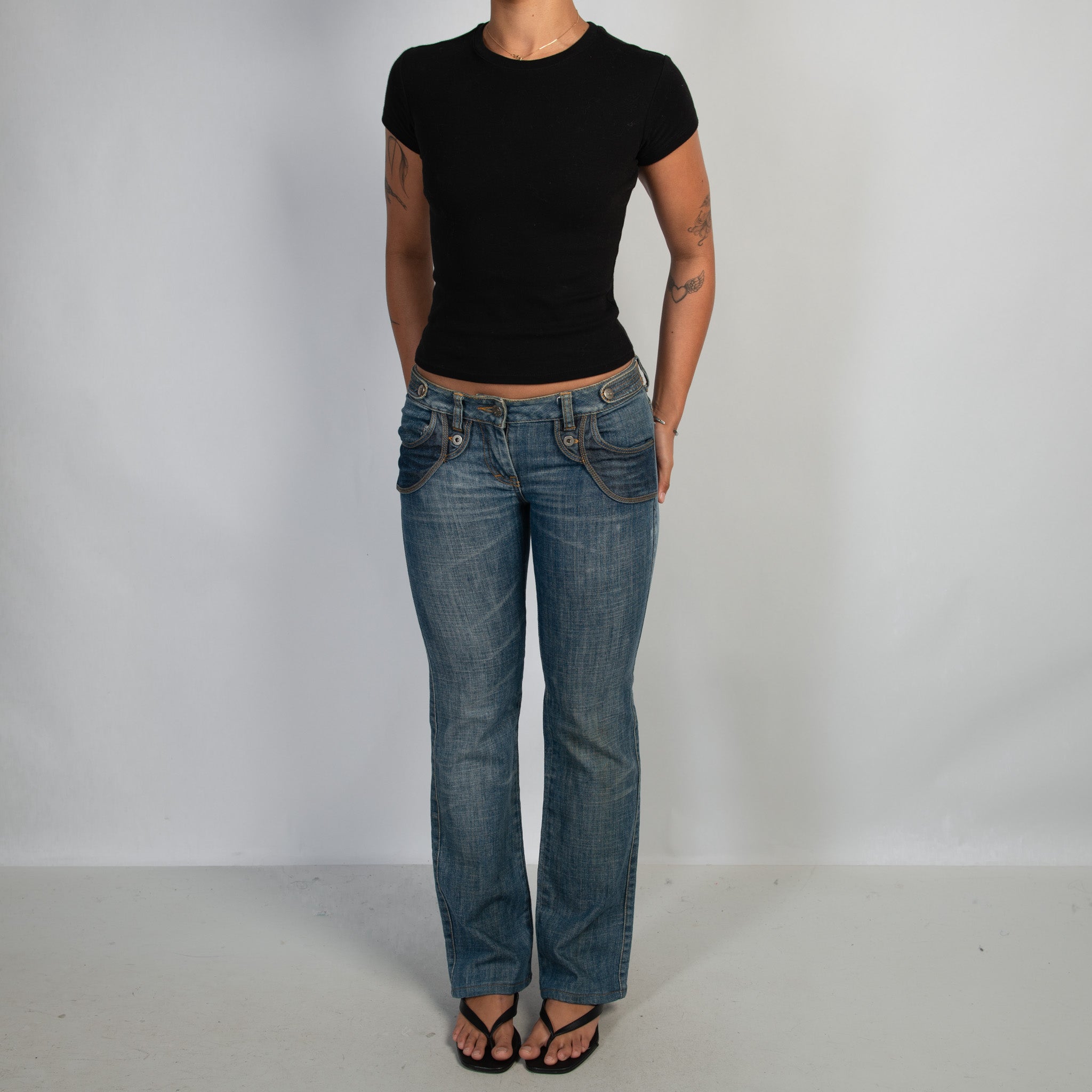 LOW RISE BOOTCUT JEANS