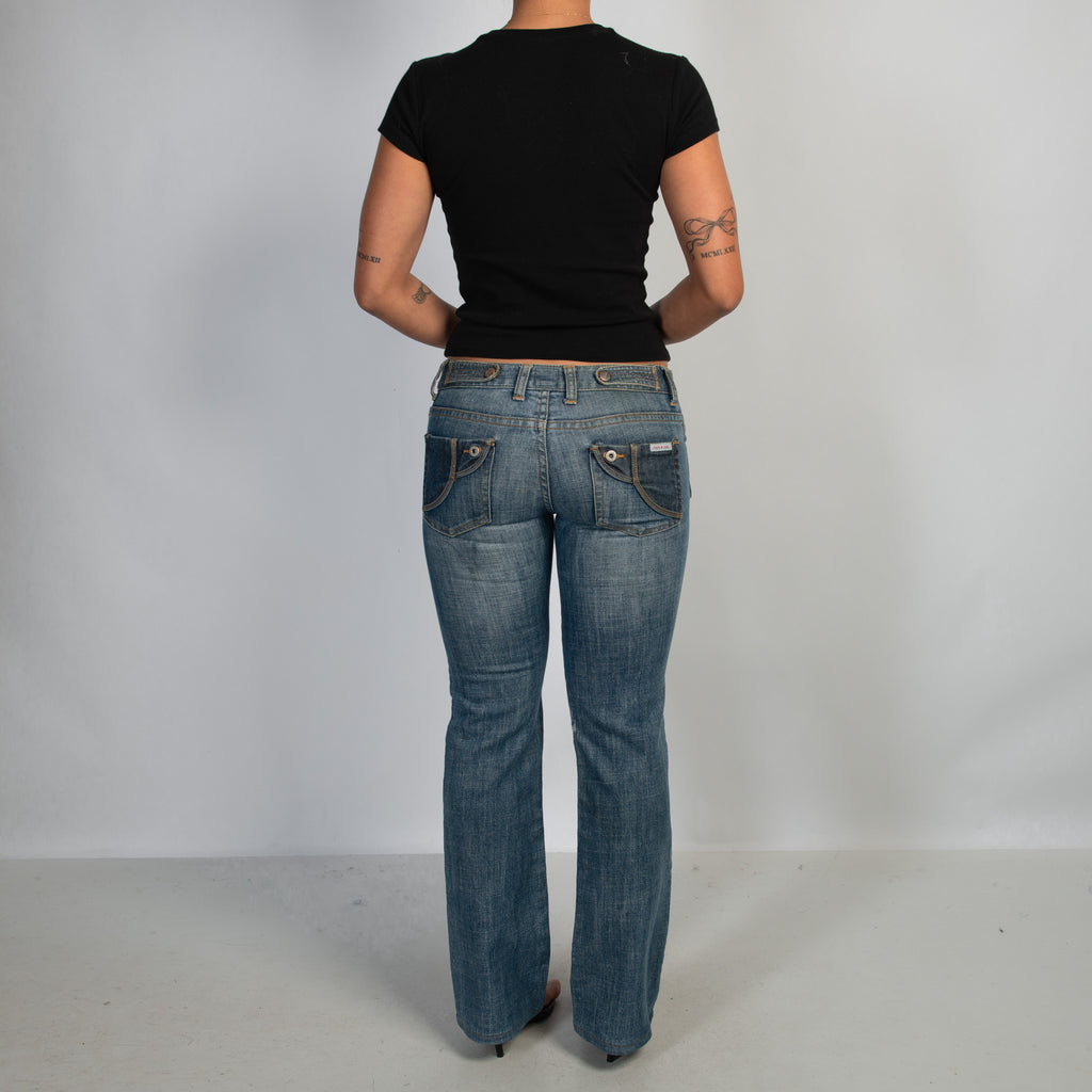 LOW RISE BOOTCUT JEANS