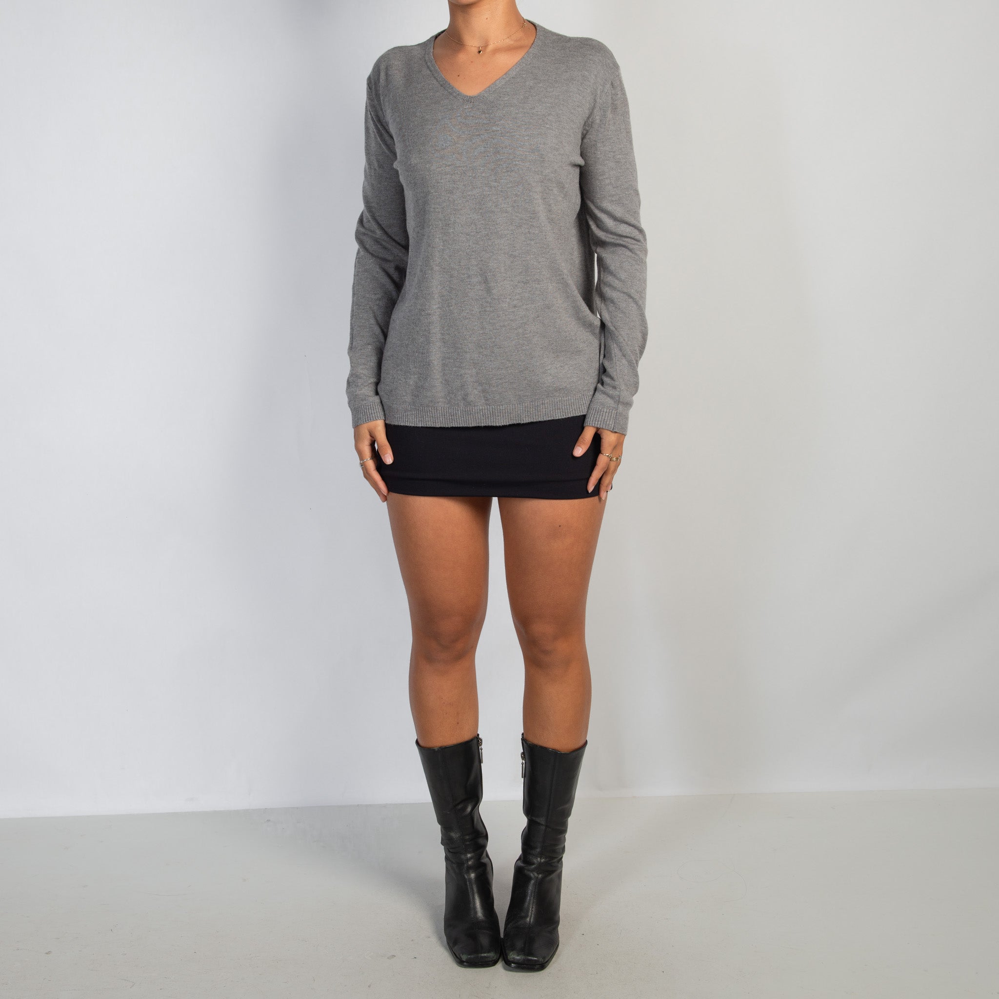 GREY SOFT KNIT TOP