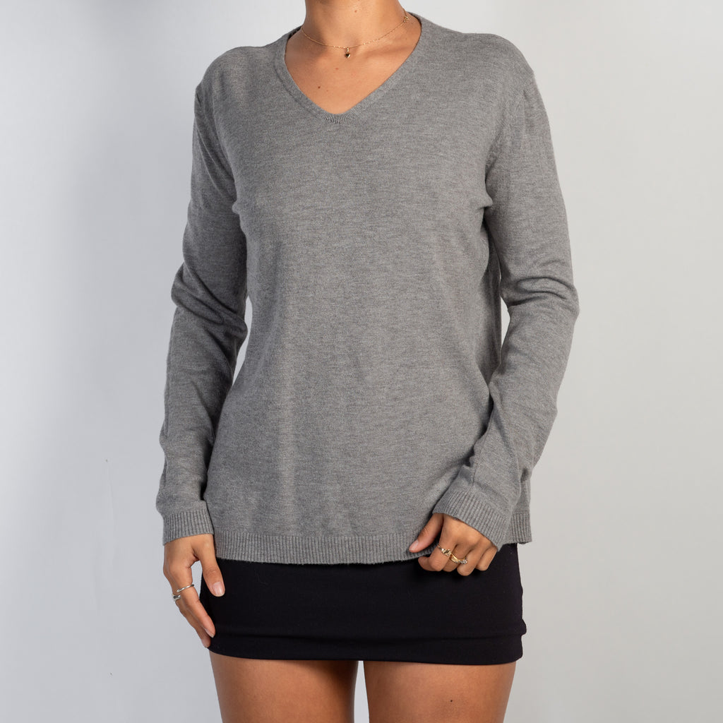 GREY SOFT KNIT TOP
