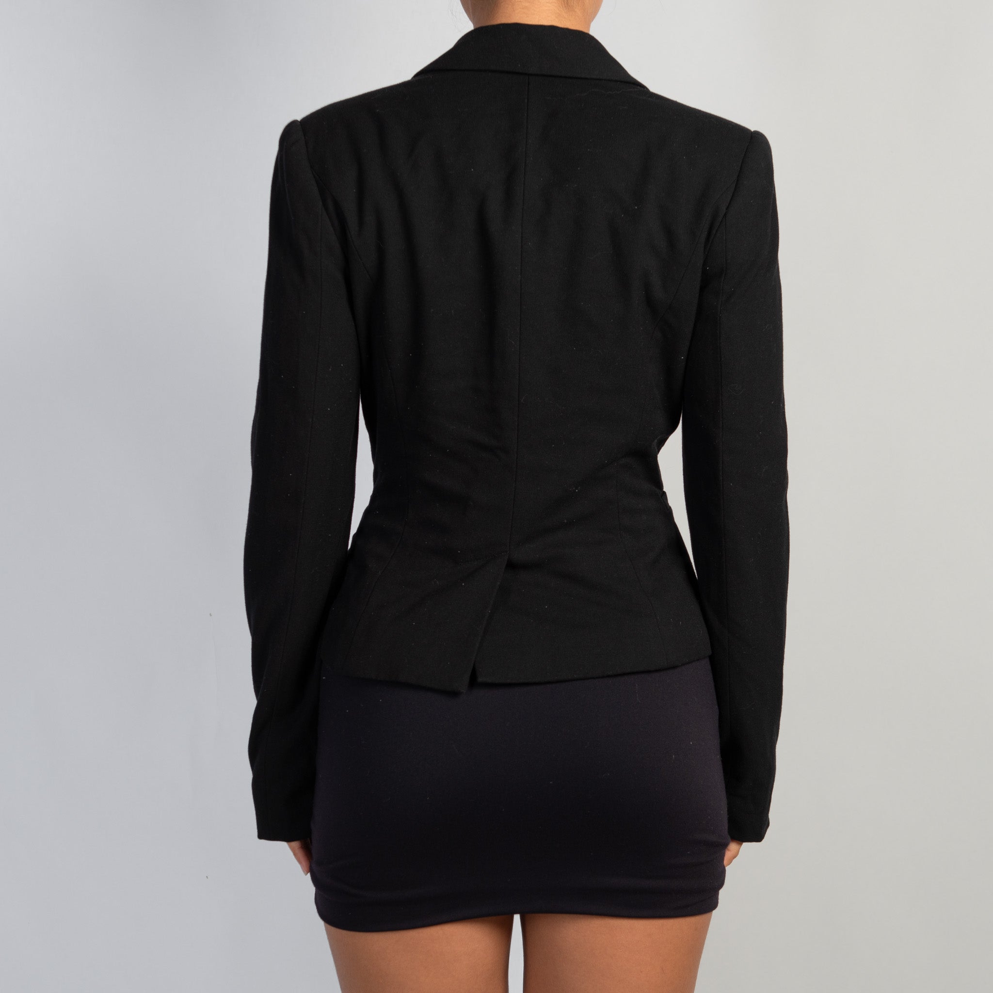 CLASSIC BLACK BLAZER
