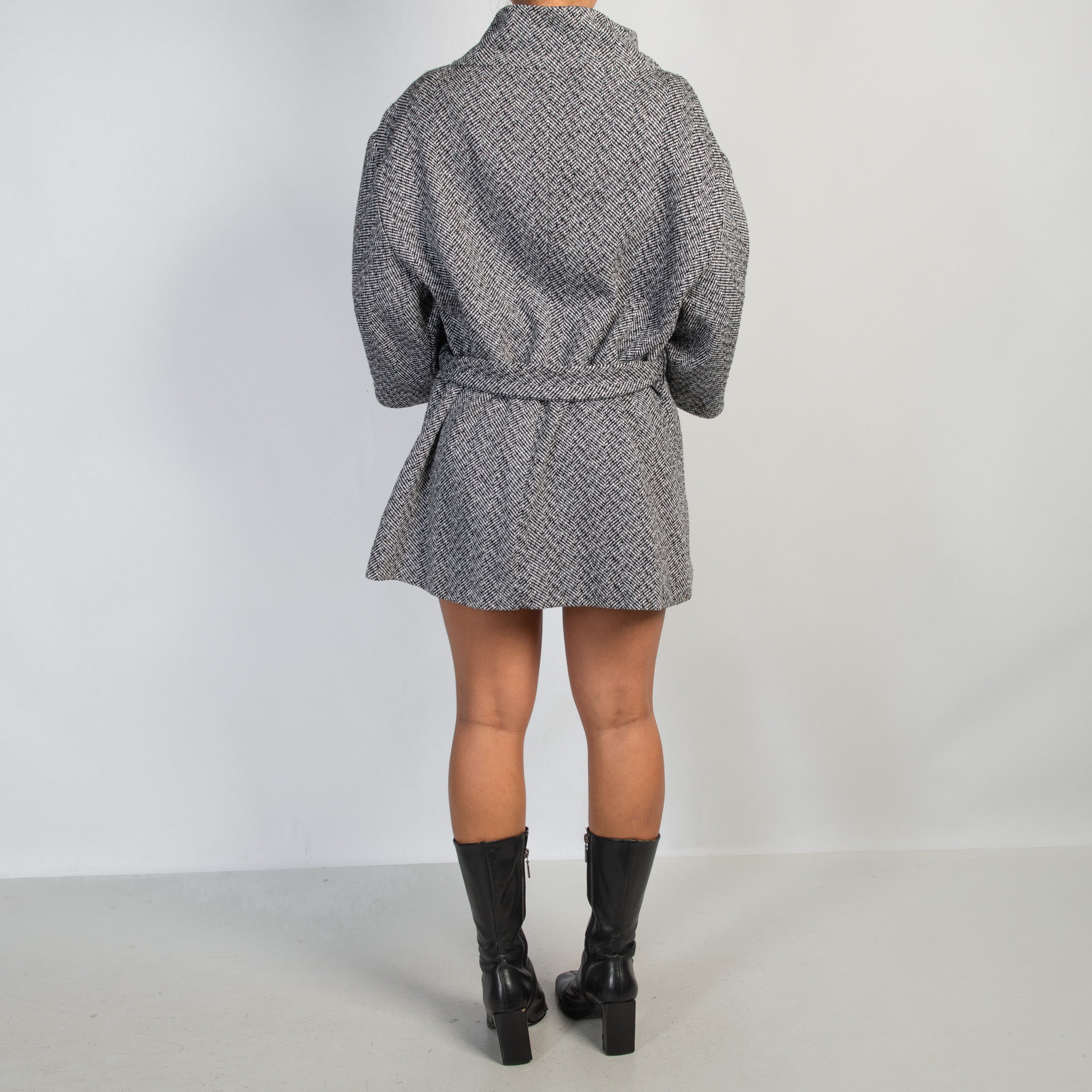 B&W FUNNEL NECK JACKET