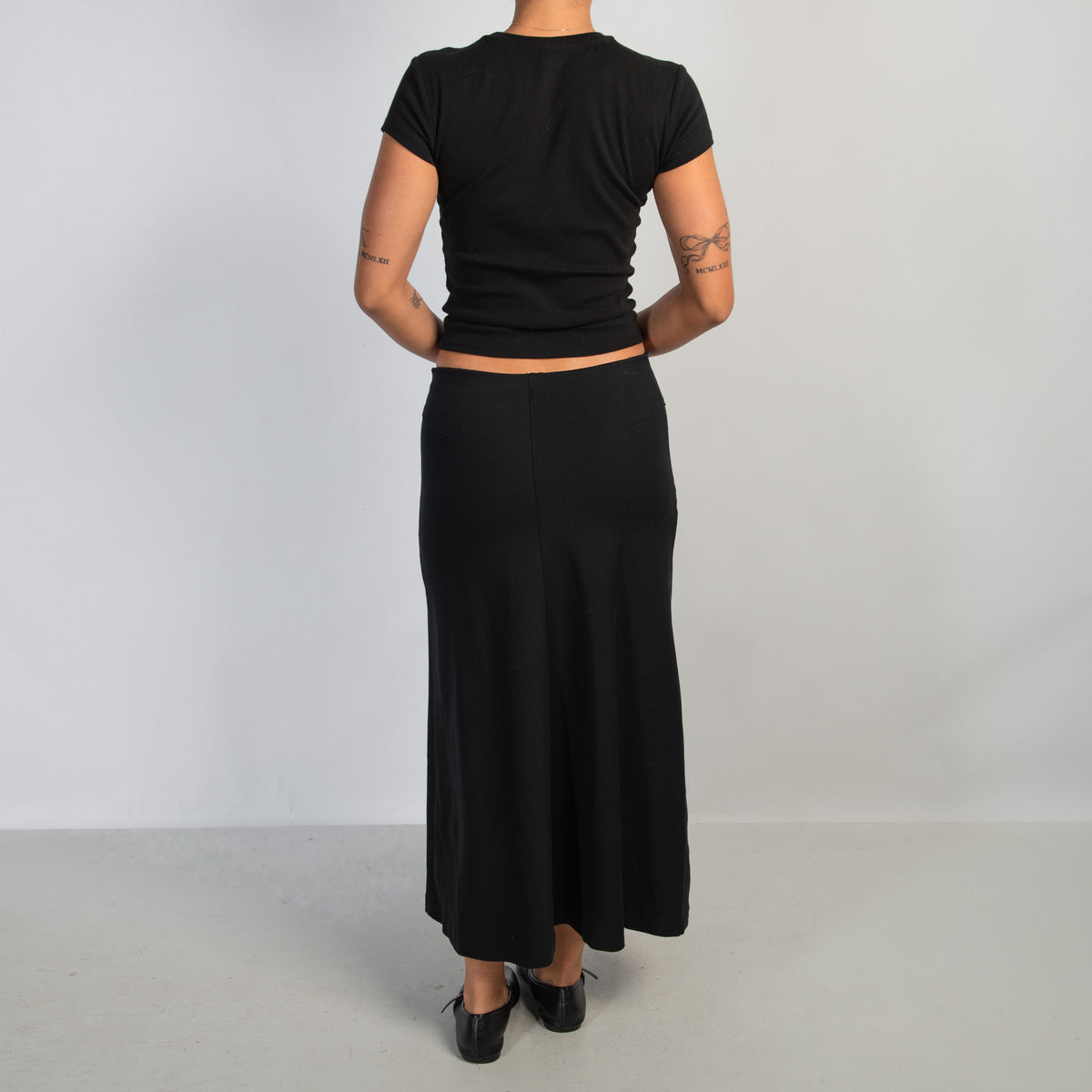 BLACK LONGLINE SKIRT