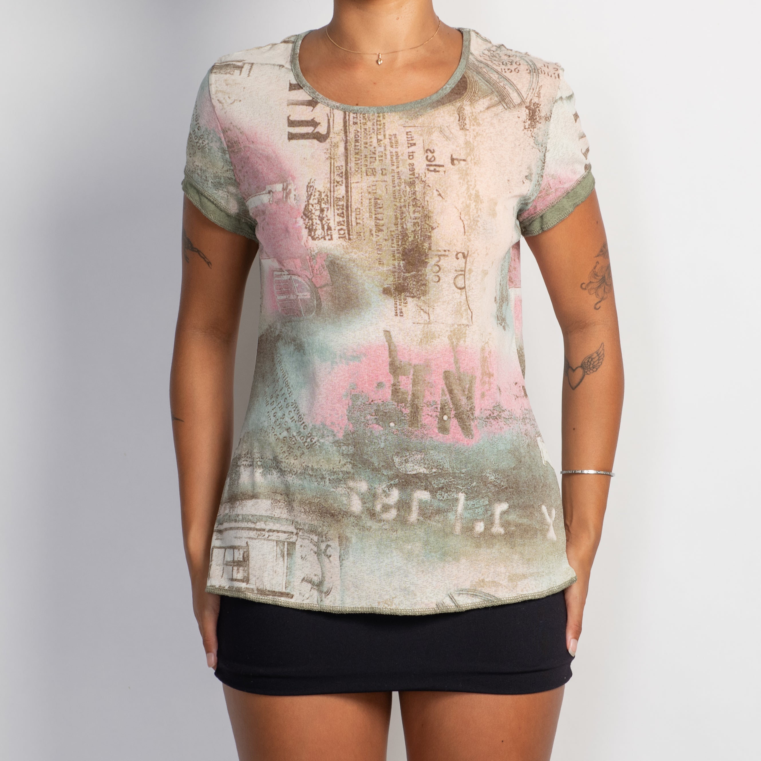 GRAPHIC MESH TEE