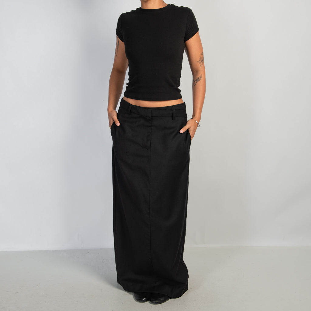 BLACK TAILORED MAXI SKIRT