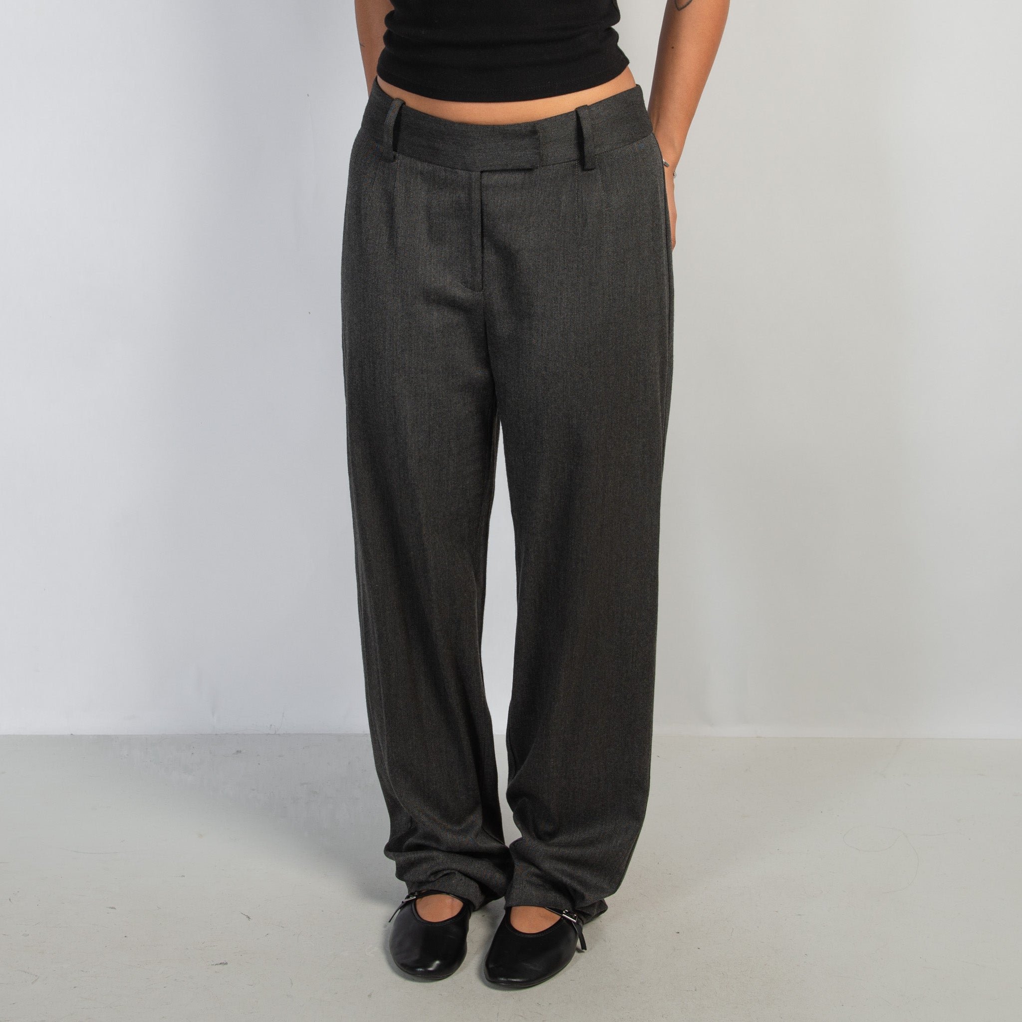 GREY STRAIGHT LEG PANTS