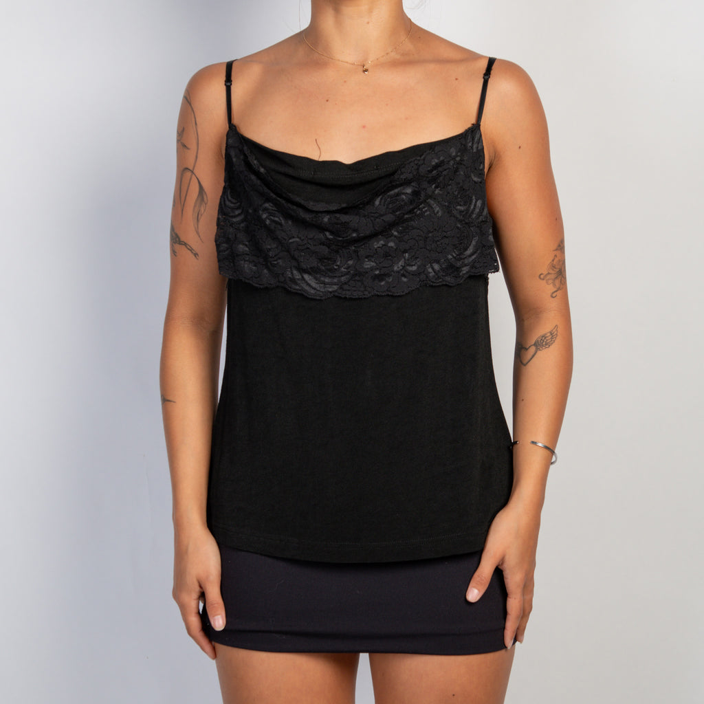 BLACK LACE CAMISOLE