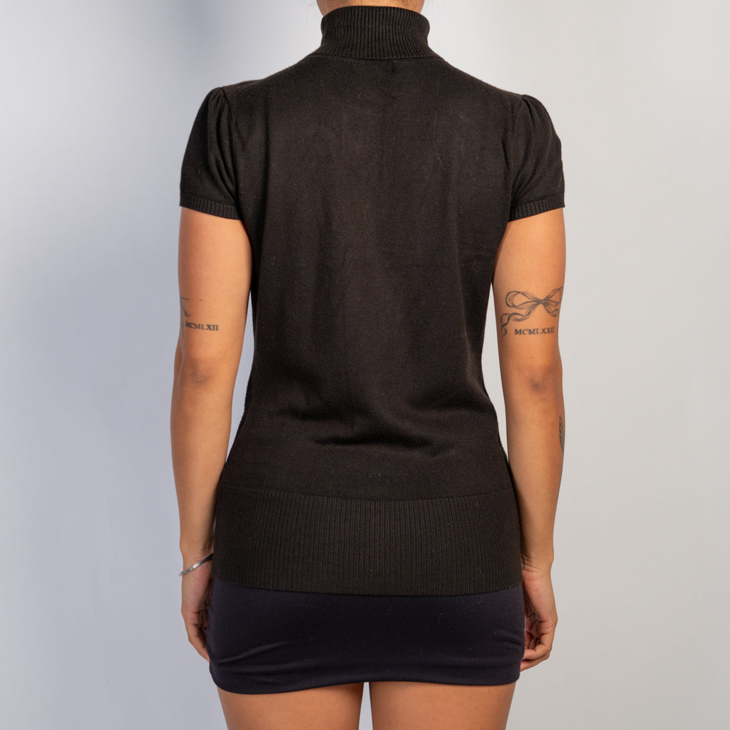 BLACK TURTLENECK KNIT TOP