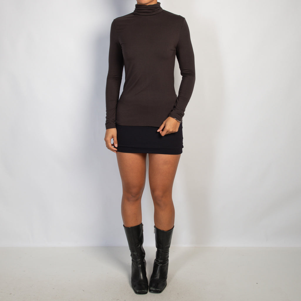 BROWN TURTLENECK TOP