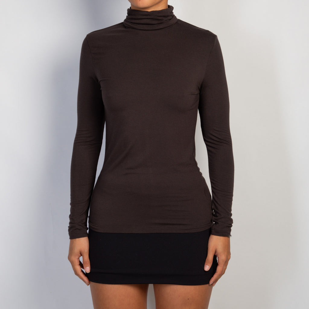 BROWN TURTLENECK TOP