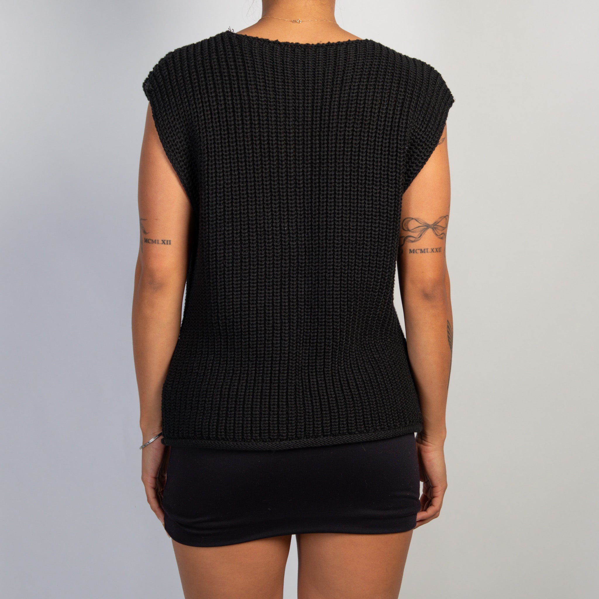 BLACK KNIT BUTTON VEST