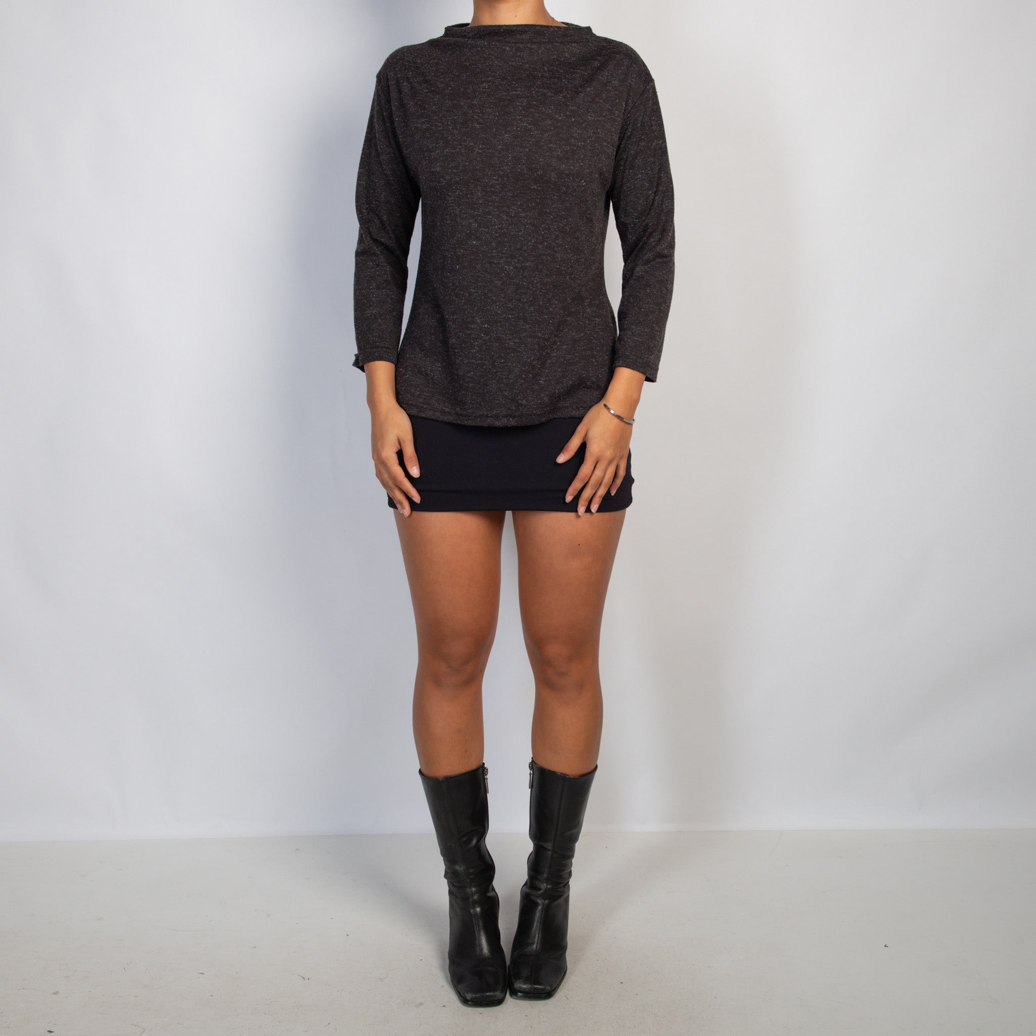 CHARCOAL 3/4 SLEEVE TOP