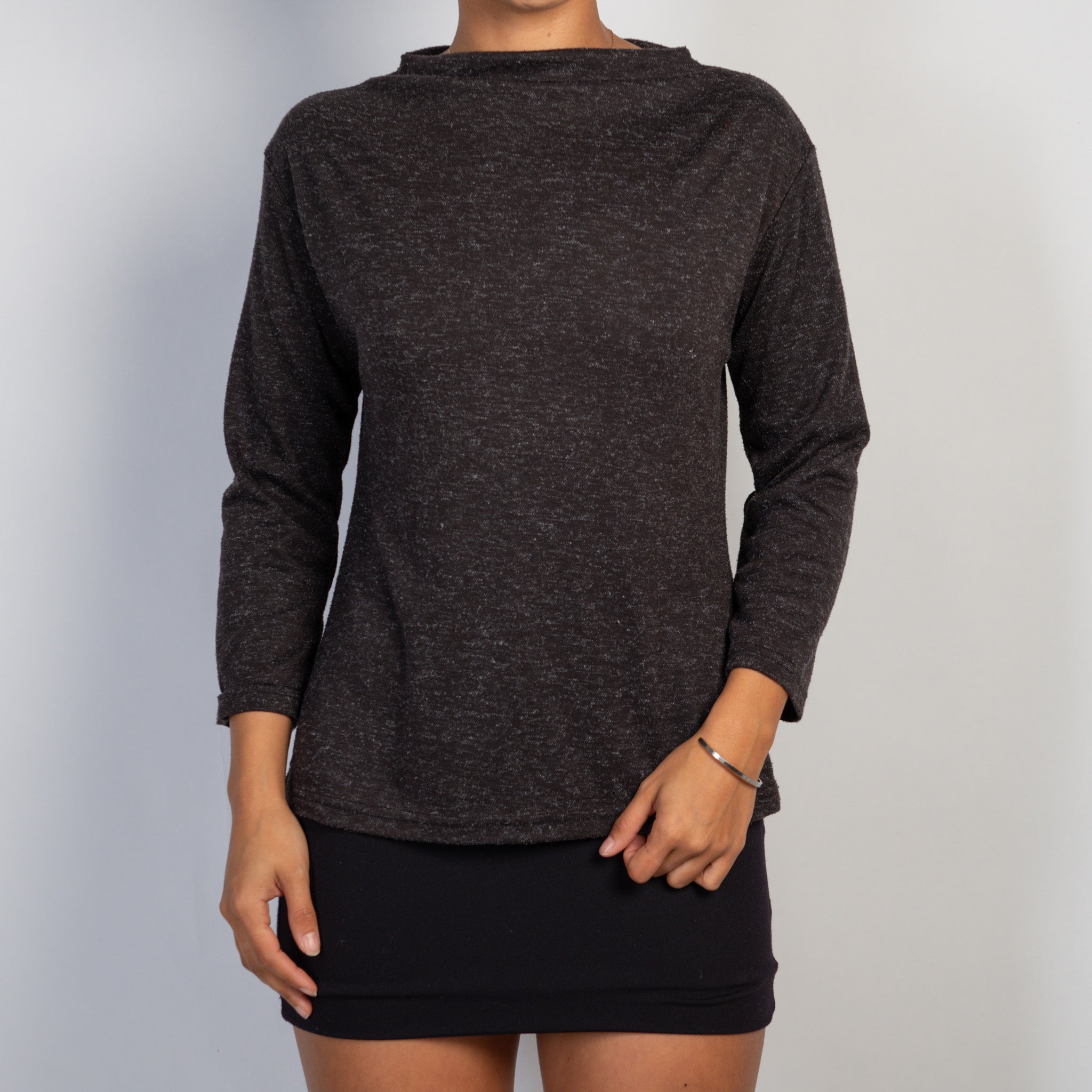 CHARCOAL 3/4 SLEEVE TOP
