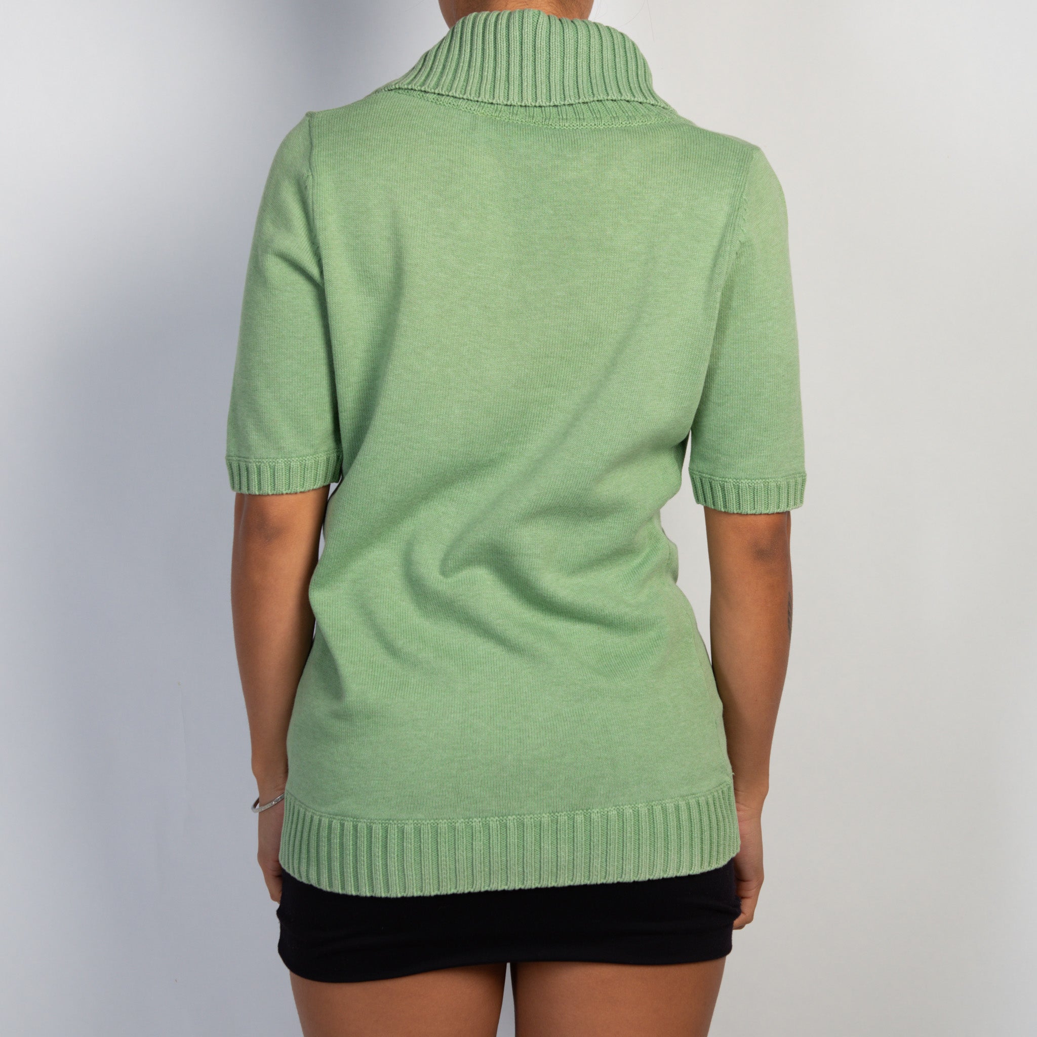 GREEN BUTTON KNIT TOP