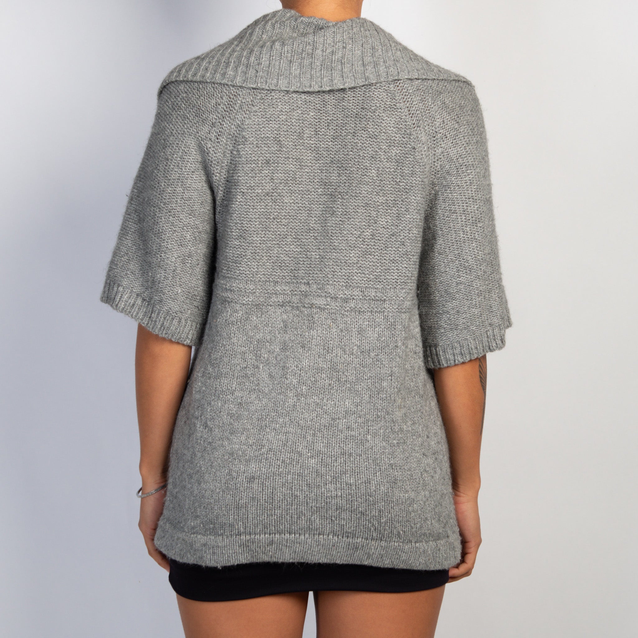 GREY SHORT SLEEVE CARDIGAN