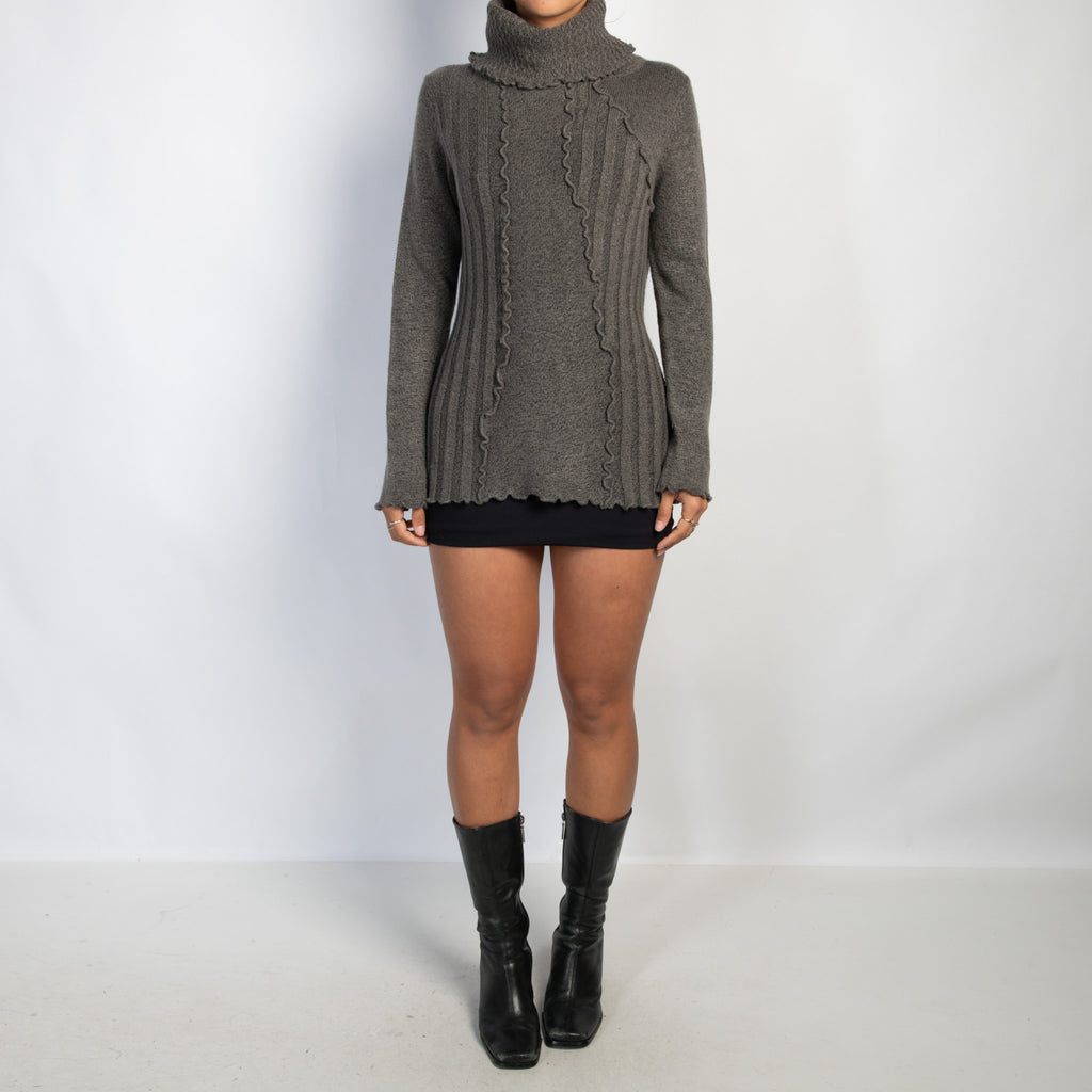 GREY KNIT TURTLENECK TOP