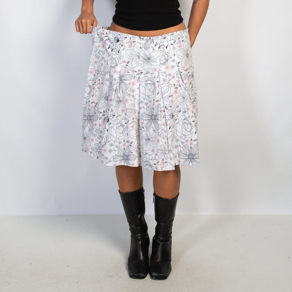 WHITE FLORAL SKIRT