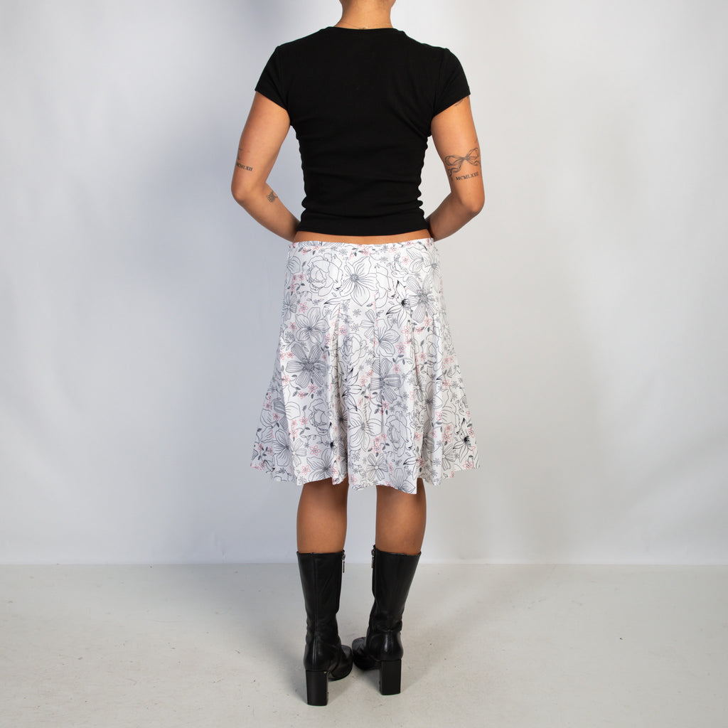 WHITE FLORAL SKIRT