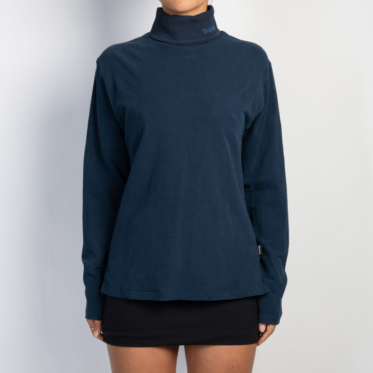 NAVY TURTLENECK TOP