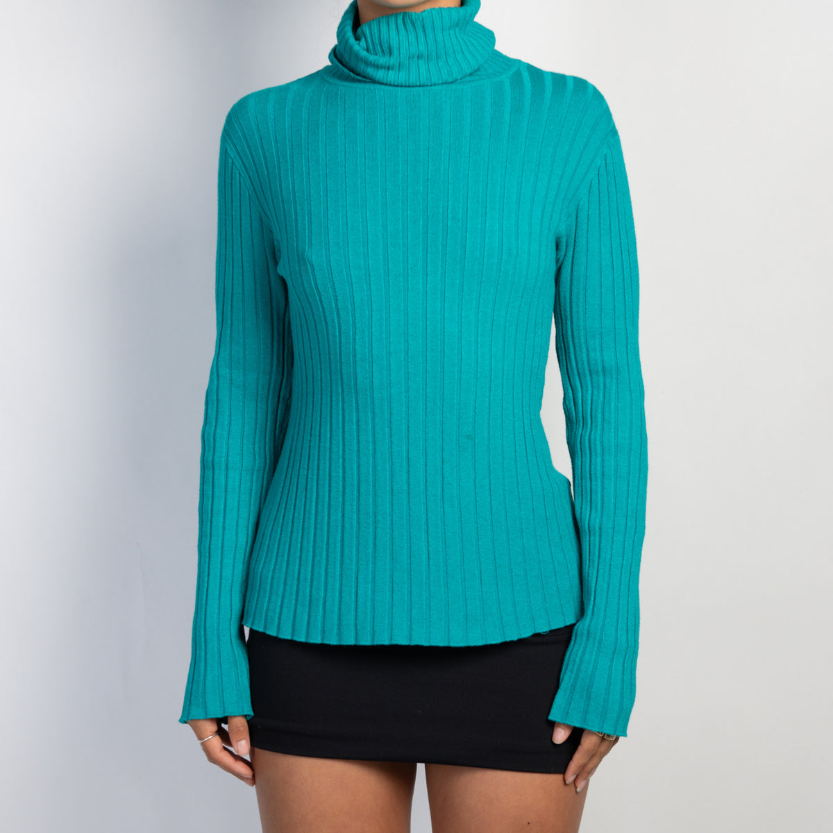 TURQUOISE TURTLENECK TOP