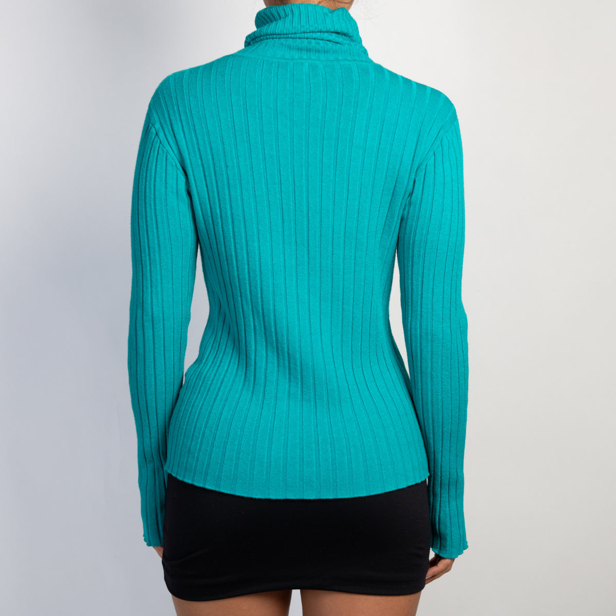 TURQUOISE TURTLENECK TOP